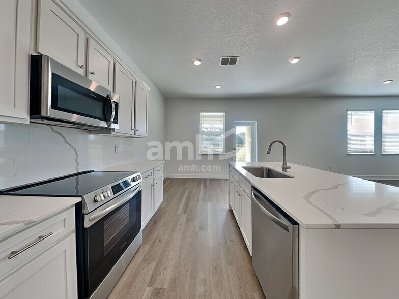 Building Photo - 37878 Dusty Saddle Ln