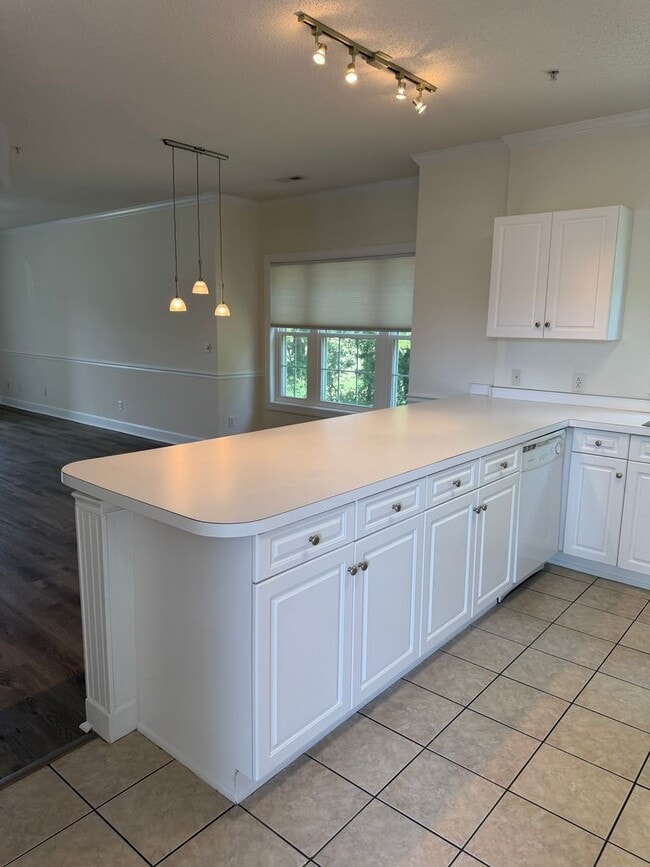 Building Photo - 4881 Dahlia Ct