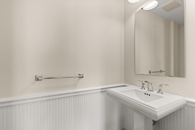 Building Photo - Portsmouth