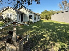 Building Photo - 4822 W Cedar Bayou Lynchburg Rd