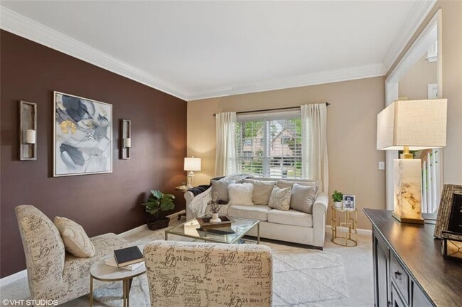 Building Photo - 230 Bluff Oak Dr