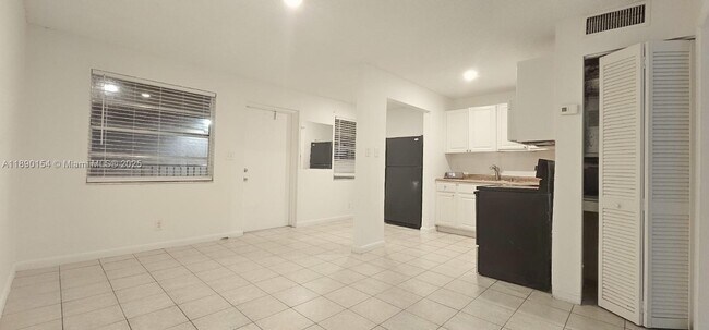 Primary Photo - 95 NE 41st St