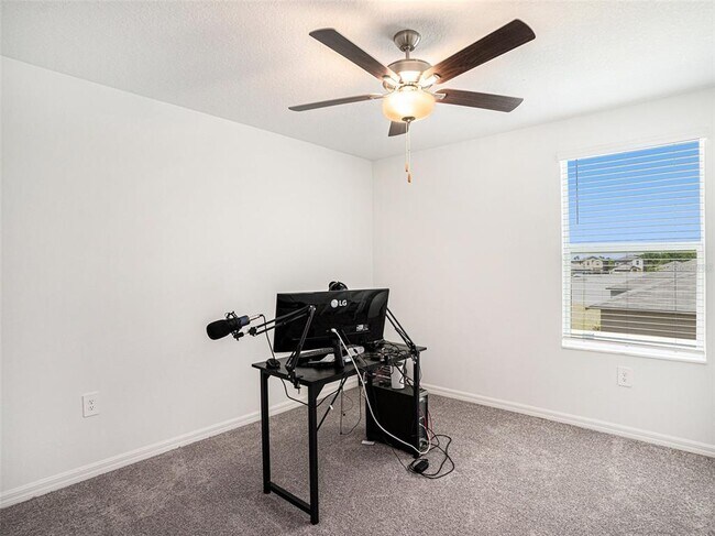 Building Photo - 2870 Silver Scallop Lp