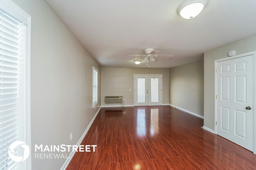 Building Photo - 3815 Hillcross Dr