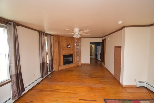 Building Photo - Two Bedroom Home with Carport, Laundry & more!