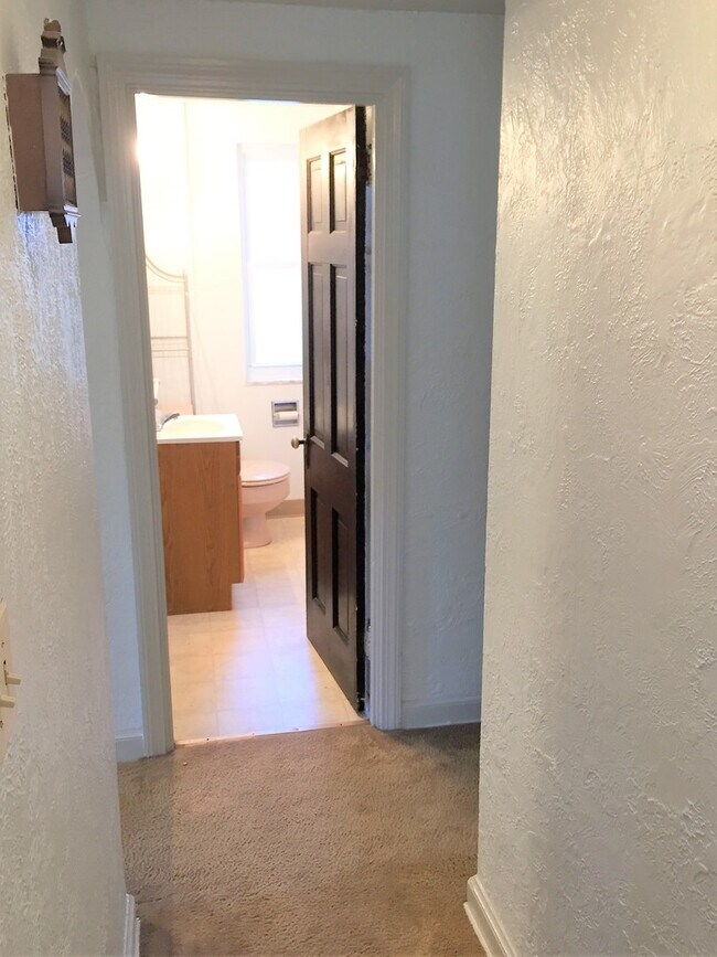 Building Photo - 1851 Capital Ave