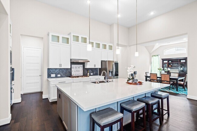 Building Photo - 2210 Bristlegrass Dr