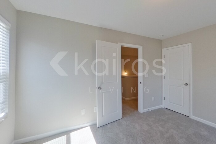 Building Photo - 7034 Foggy River Dr