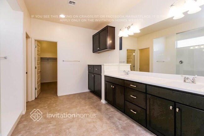 Building Photo - 22475 E Avenida Del Valle Ct