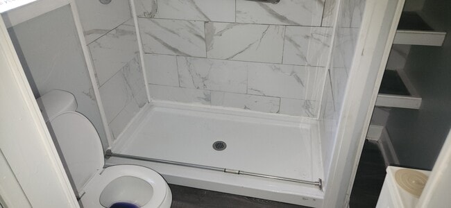 Building Photo - 301 E Bay St