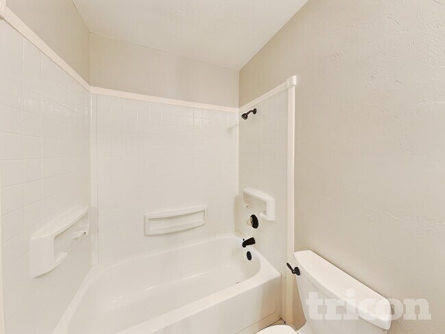 Building Photo - 5708 Woodsetter Ct