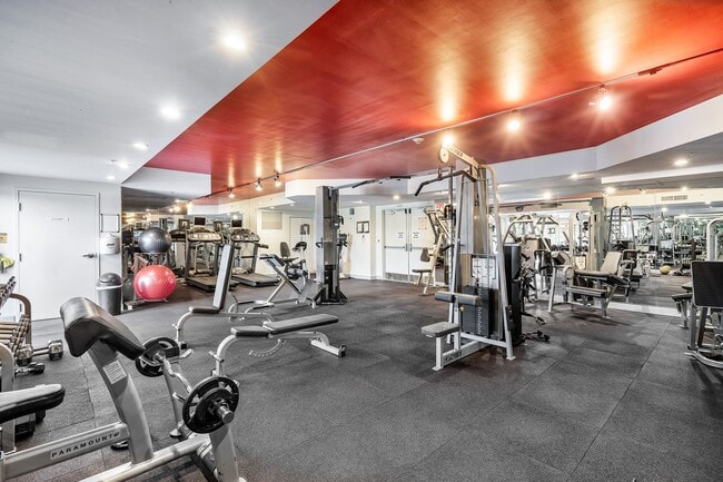 Building Photo - 1551 N Flagler Dr