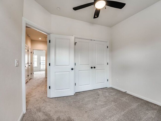 Building Photo - Luxury, Zero Maintenance Living Townhome