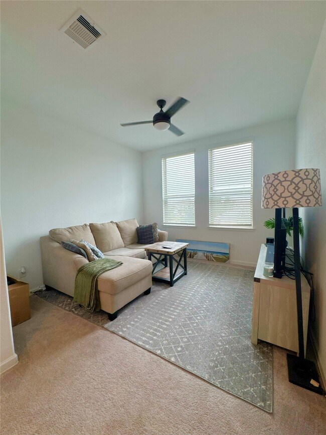 Building Photo - 4015 Champlain Wy