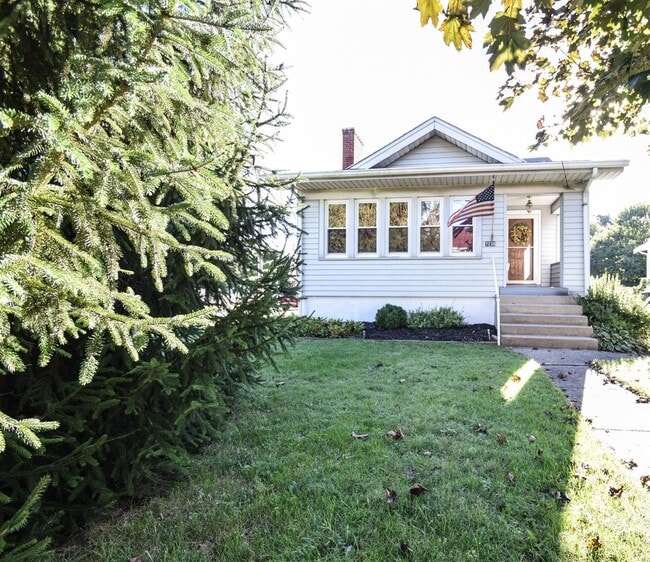 Building Photo - 7236 Plainfield Rd