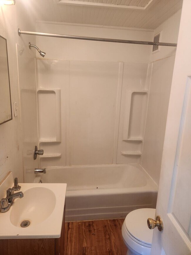 Building Photo - 1726 Ridge Ave