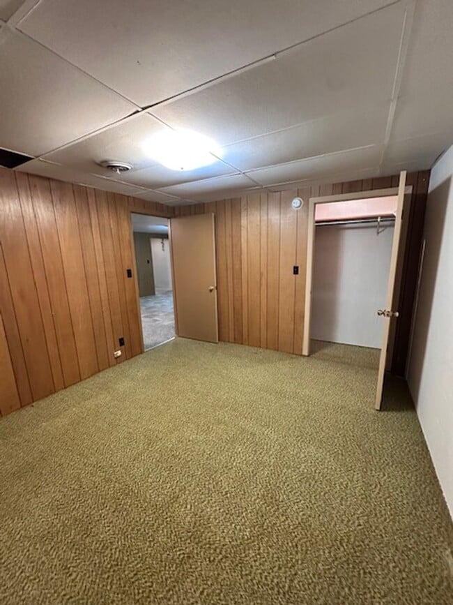 Building Photo - Maryville 37803 - 5 bedroom, 3 bath home - Contact Karen Robertson (865) 454-7626