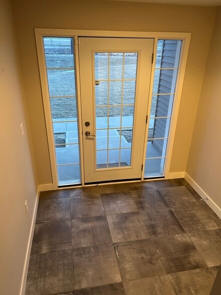 Building Photo - 300 Clark Dr