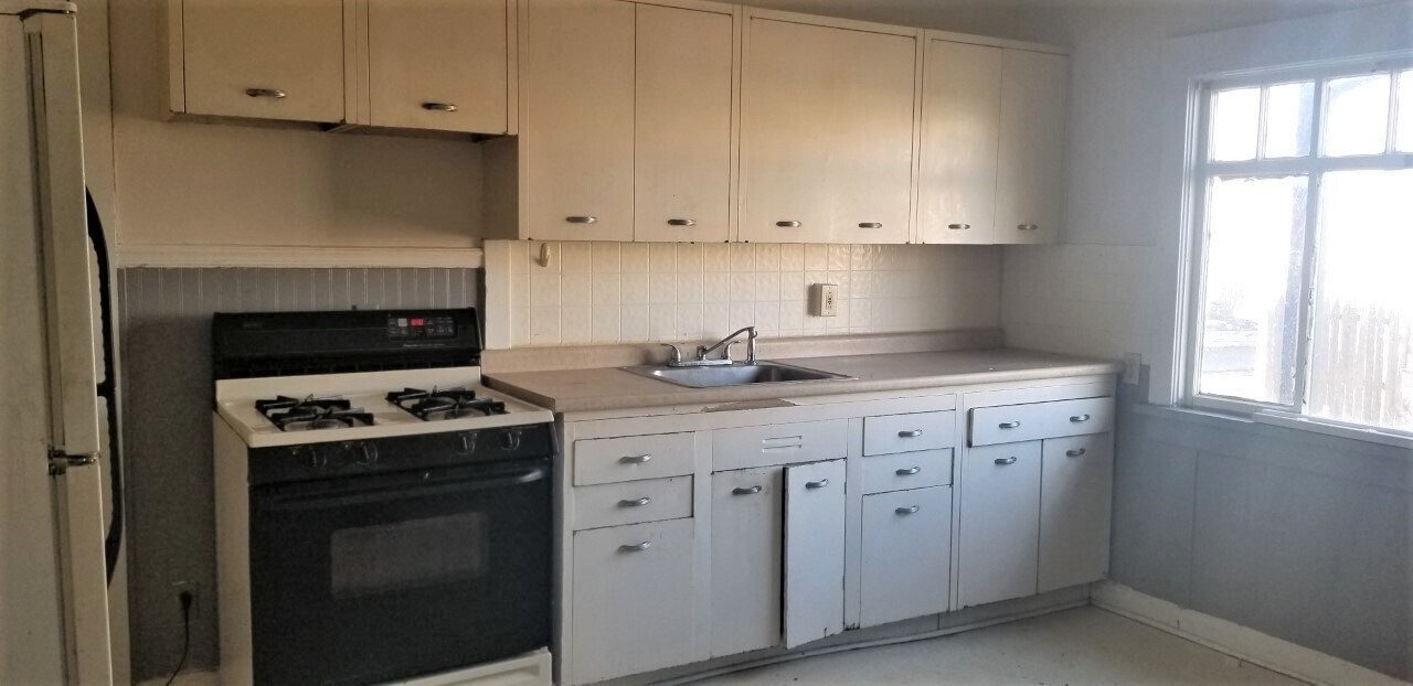 Building Photo - 911 Camden Ave SW