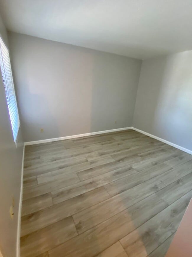 Building Photo - Spacious Two Bedroom Two Bath Condo in Tempe