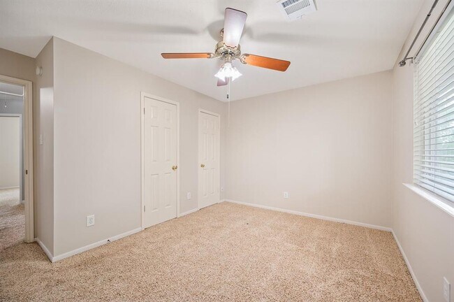Building Photo - 209 McVoy Dr