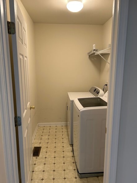 Laundry room - 69 Walker Rd