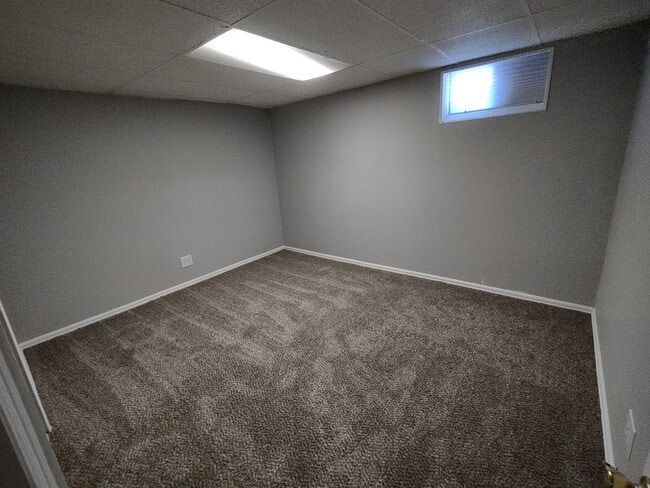 Building Photo - ALL PROSPECTIVE TENANTS MUST SUBMIT A $58 ...