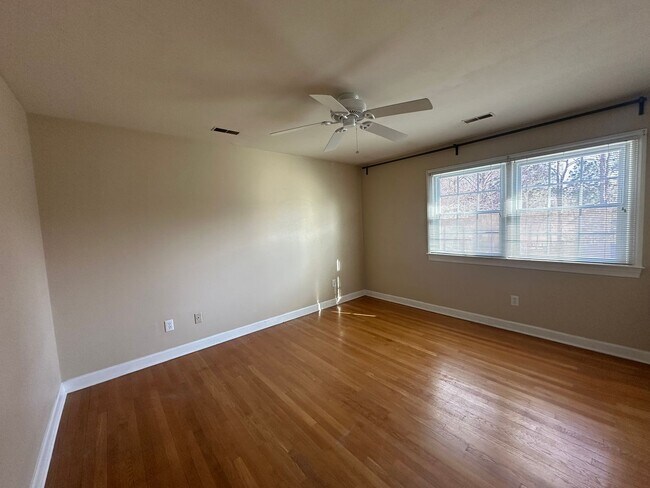 Building Photo - Call Amanda Tate at (757)289-6810 for more information