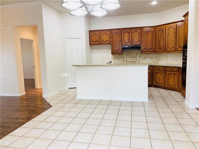 Building Photo - 1505 Somerset Dr