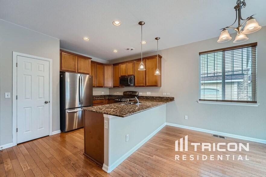 Building Photo - 26110 E Davies Dr