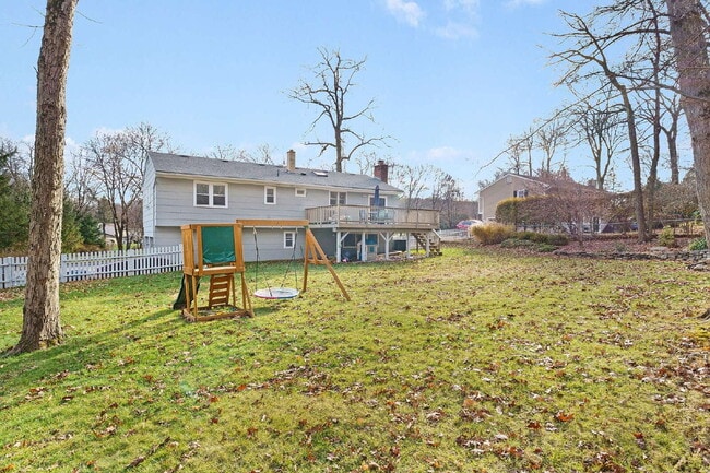 Building Photo - Beautiful home includes membership to highly sought after Shongum Lake!!!