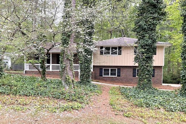 Building Photo - 1908 Englewood Way SW