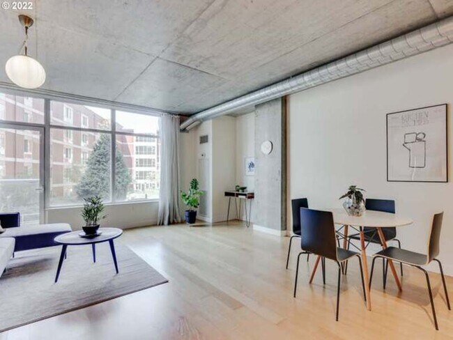 Building Photo - 1926 W Burnside St