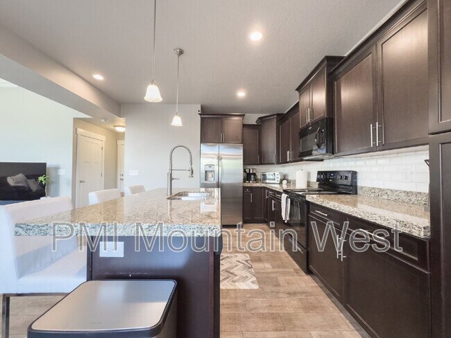 Building Photo - 12702 Stone Heights Dr