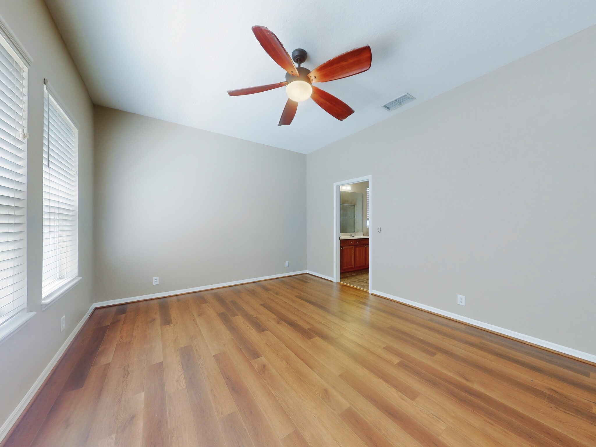 Building Photo - 610 Victoria Hills Dr