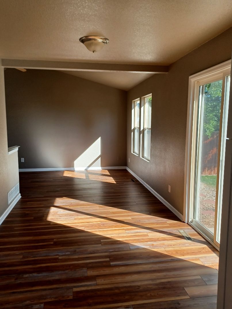 Building Photo - 3200 Rock Point Ct