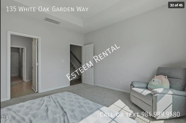 Building Photo - 135 White Oak Gdn Wy