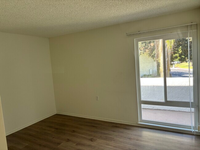 Building Photo - 2280 Via Mariposa W