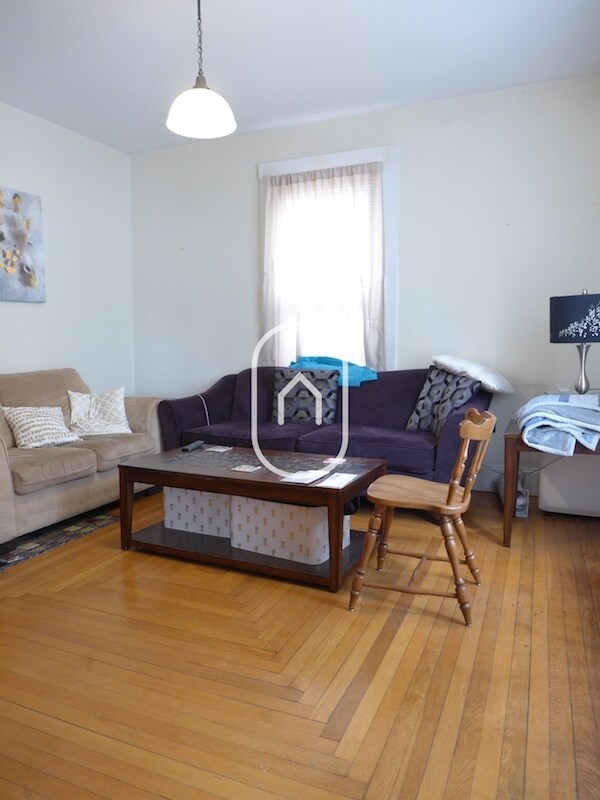 Building Photo - 28 Eastburn St