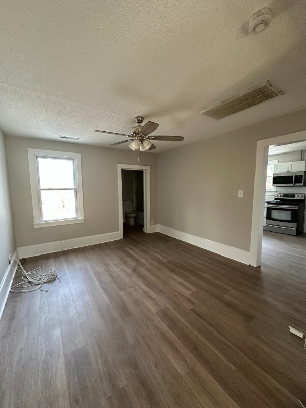 Building Photo - 2715 Cole Rd