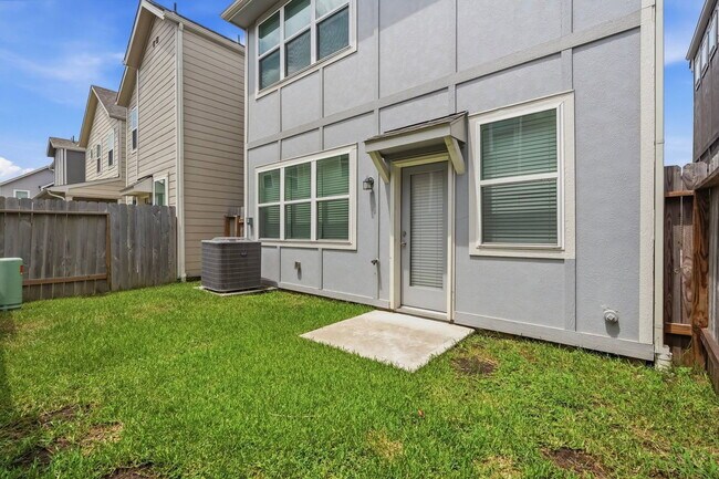 Building Photo - 1516 Lakeline Oak Dr