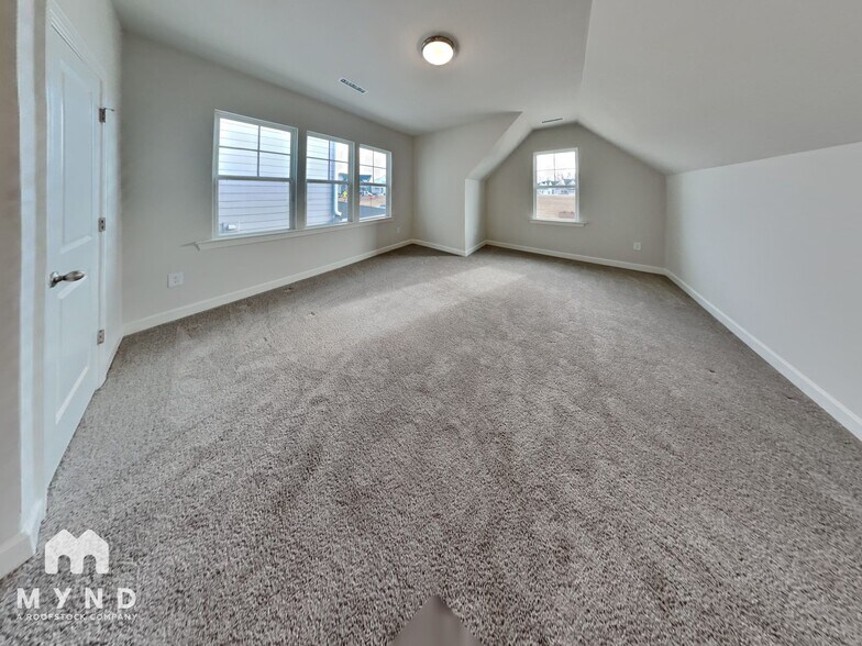 Building Photo - 279 Shadow Fls Dr