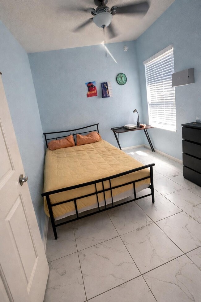 Building Photo - 1003 Mystery Cir