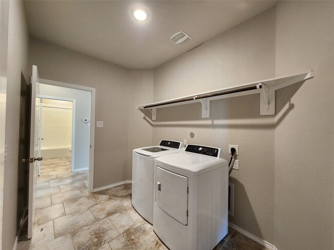 Building Photo - 22115 Dove Valley Ln