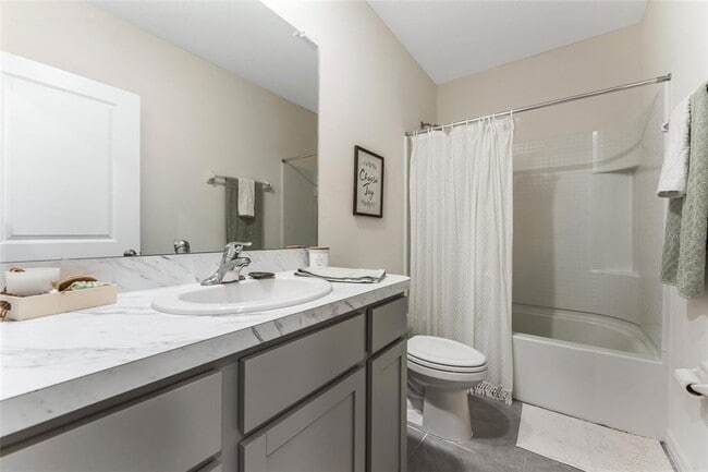 Building Photo - 33105 Major Oak Dr