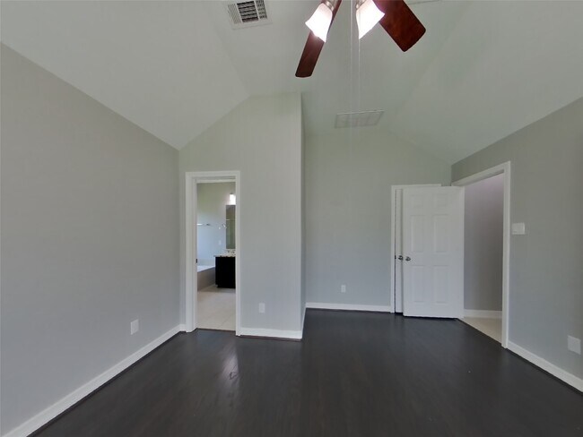 Building Photo - 9626 Stratton Ridge Dr