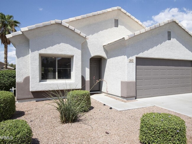 Building Photo - 2632 E Hidalgo Ave