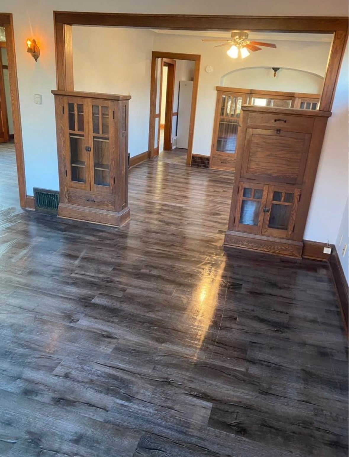 Building Photo - 604 S 6th Ave