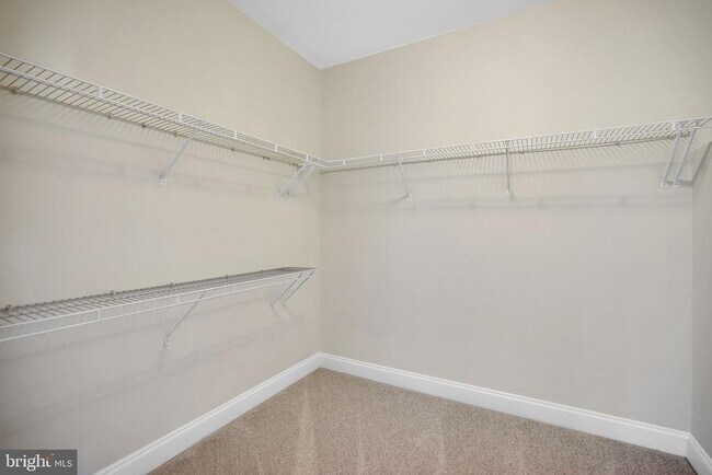 Building Photo - 111 Chevy Chase St