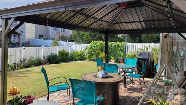 Building Photo - 6508 Manitoba Ln